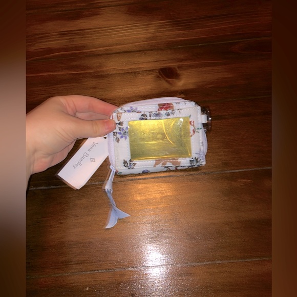 🔥NWT Vera Bradley Wallet in Winterland Pattern❄️ - Picture 2 of 6